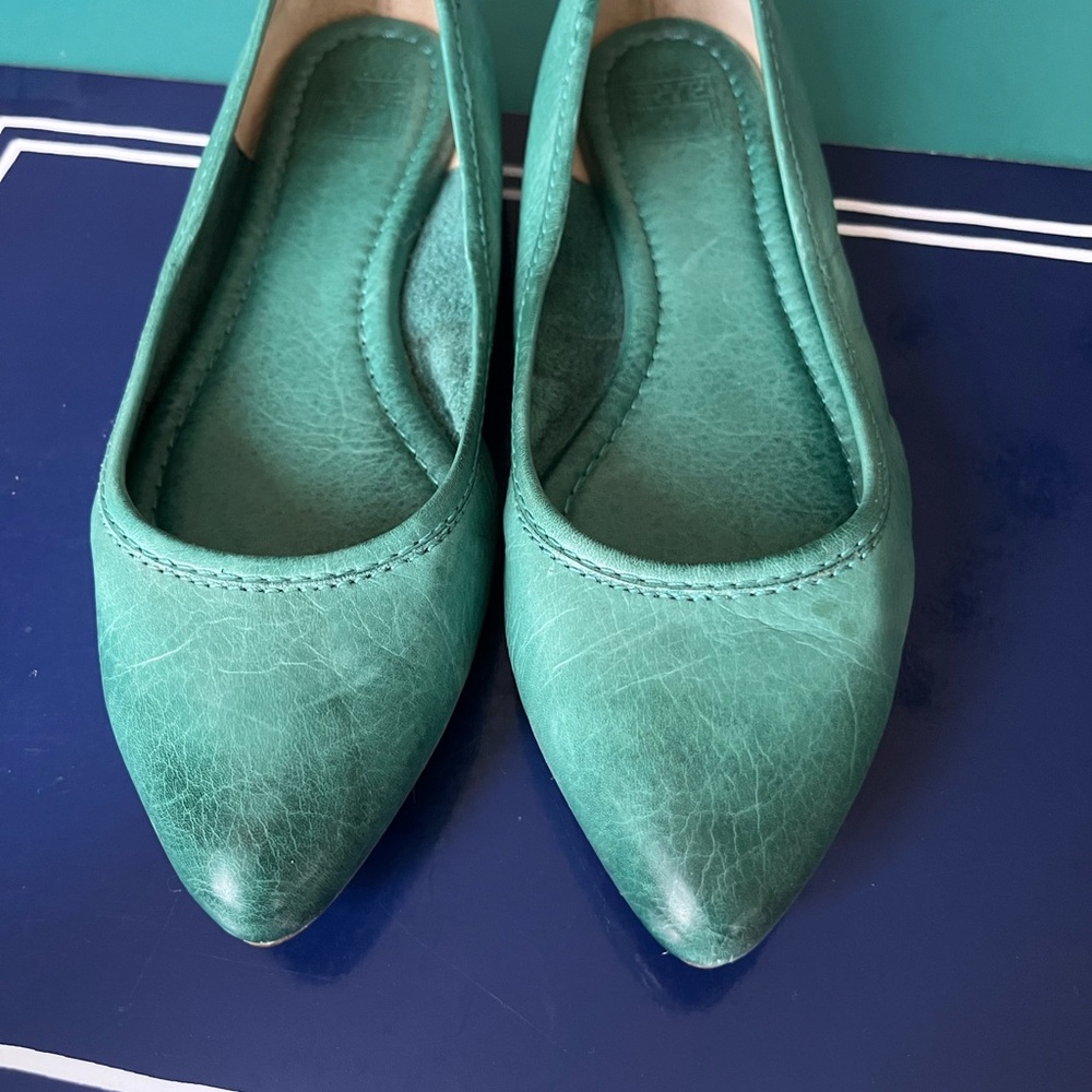 Frye Green Regina Flats 7M
